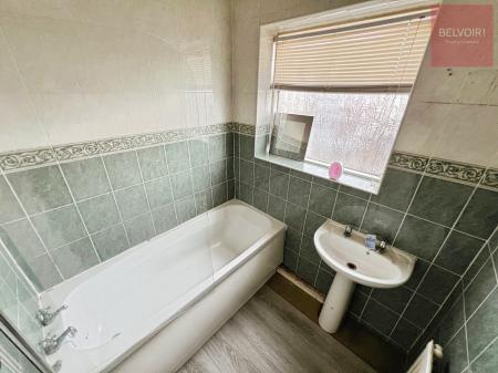 3 bedroom Semi-detached house for sale in Cartledge Avenue, Grimsby, DN32
