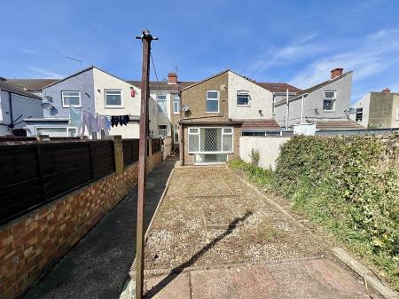 3 bedroom Terraced House for sale in Cooper Road, Grimsby, DN32