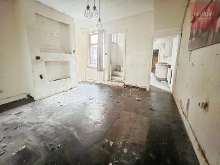 3 bedroom Terraced House for sale in Gilbey Road, Grimsby, DN31