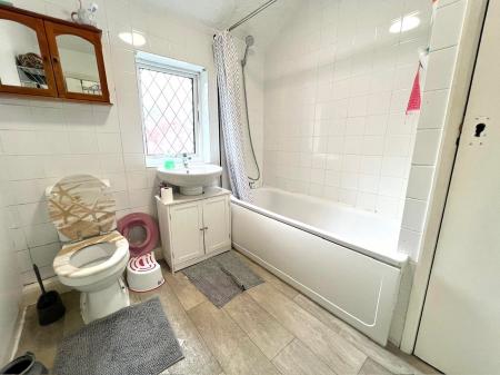 3 bedroom Terraced House for sale in Patrick Street, Grimsby, DN32