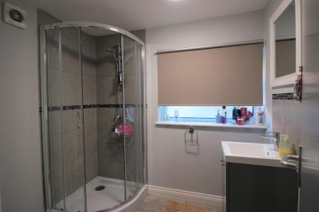 1 bedroom House share to let in Albert Road, Cleethorpes, DN35