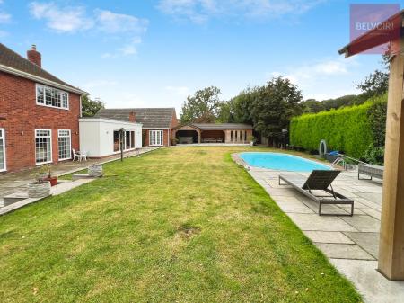 5 bedroom Detached house to let in Brickyard, Great Limber, Grimsby, DN37