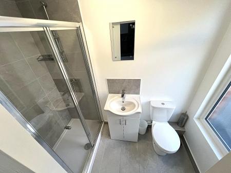 1 bedroom House share to let in Grimsby Road, Cleethorpes, DN35