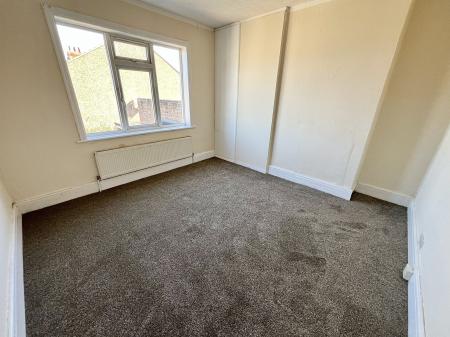 2 bedroom Terraced House to let in Lord Street, Grimsby, DN31