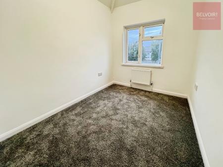 3 bedroom Semi-detached house to let in Sutcliffe Avenue, Grimsby, DN33