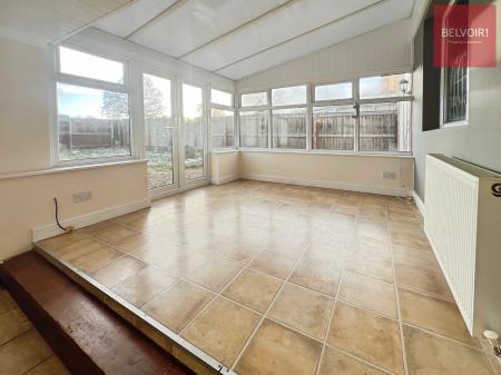 3 bedroom Semi-detached house to let in Laceby Road, Grimsby, DN34