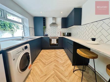 1 bedroom House of Multiple Occupation to let in Eleanor Street, Grimsby, DN32