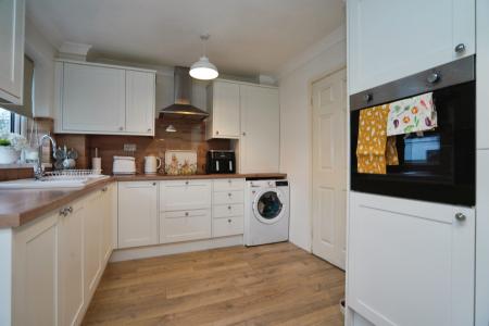 3 bedroom Semi-detached house for sale in Ferndown Drive, Immingham, DN40