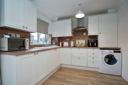 3 bedroom Semi-detached house for sale in Ferndown Drive, Immingham, DN40