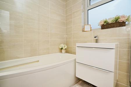 3 bedroom Semi-detached house for sale in Ferndown Drive, Immingham, DN40