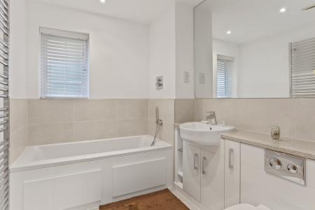 3 bedroom Semi-detached house to let in Bookhurst Road, Cranleigh, GU6