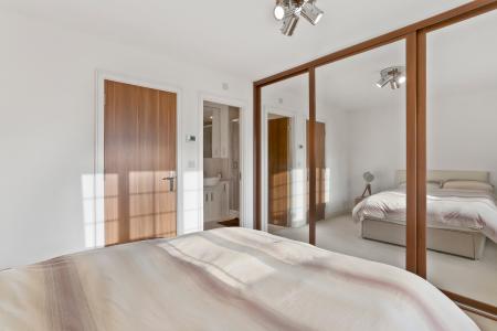 3 bedroom Semi-detached house to let in Bookhurst Road, Cranleigh, GU6