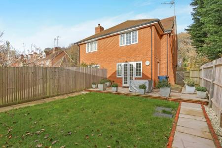 3 bedroom Semi-detached house to let in Bookhurst Road, Cranleigh, GU6