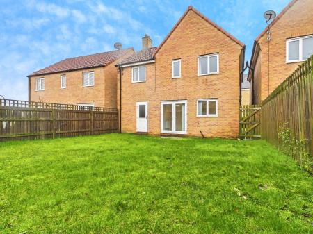 4 bedroom Detached house to let in Scampston Drive, Beckwithshaw, HG3