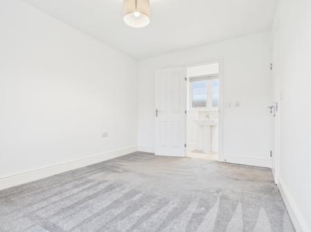 4 bedroom Detached house to let in Scampston Drive, Beckwithshaw, HG3