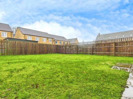 4 bedroom Detached house to let in Scampston Drive, Beckwithshaw, HG3