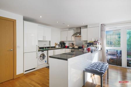 2 bedroom Flat for sale in Zodiac Close, Edgware, London, HA8