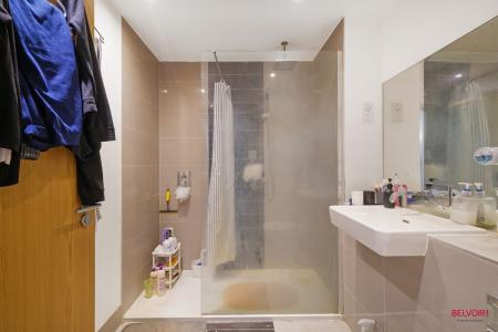 2 bedroom Flat for sale in Zodiac Close, Edgware, London, HA8