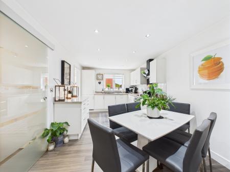 4 bedroom Detached house for sale in Frezenberg Close, Burbage, LE10