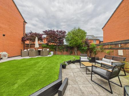 4 bedroom Detached house for sale in Frezenberg Close, Burbage, LE10