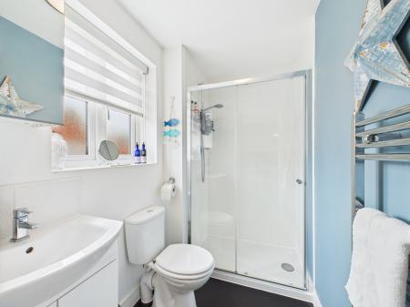 4 bedroom Detached house for sale in Frezenberg Close, Burbage, LE10