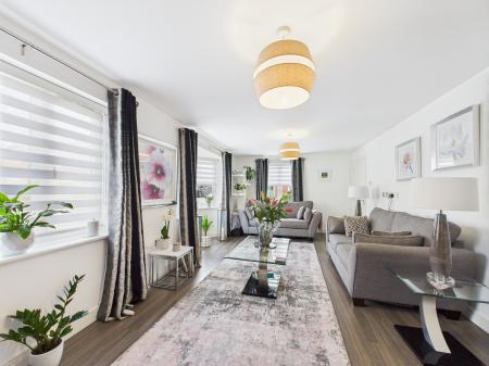 4 bedroom Detached house for sale in Frezenberg Close, Burbage, LE10