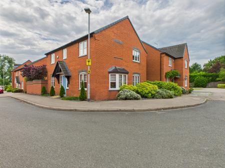 4 bedroom Detached house for sale in Frezenberg Close, Burbage, LE10