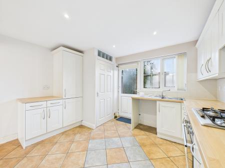 2 bedroom End of terrace house for sale in The Square, Earl Shilton, LE9