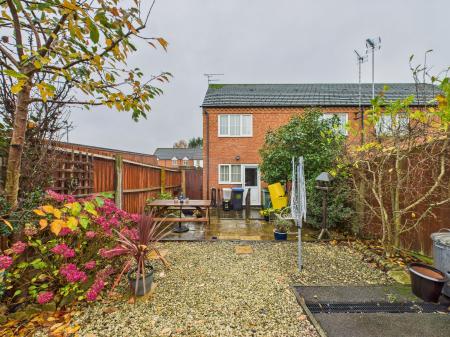2 bedroom End of terrace house for sale in The Square, Earl Shilton, LE9