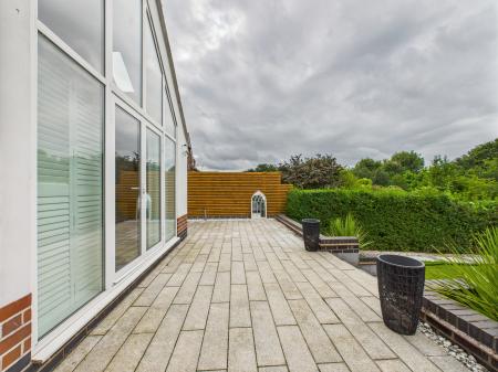 3 bedroom Detached house for sale in Trinity Vicarage Road, Hinckley, LE10