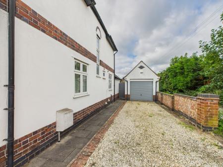 3 bedroom Detached house for sale in Trinity Vicarage Road, Hinckley, LE10