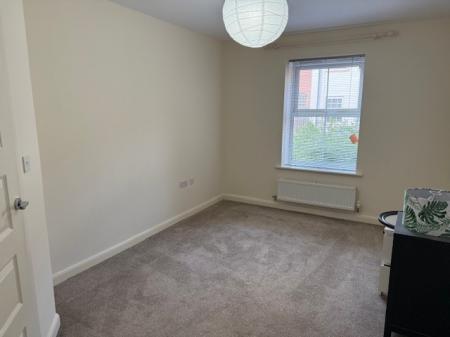 2 bedroom Flat to let in Edinburgh Road, Nuneaton, CV10