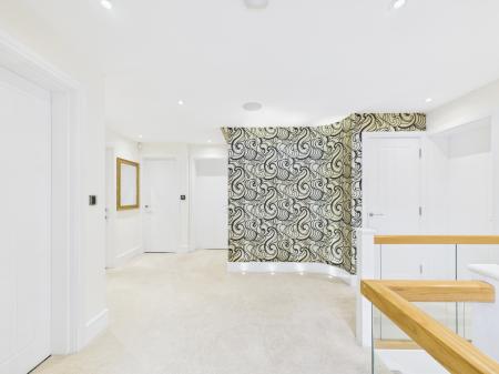 5 bedroom Detached house for sale in Bradgate Road, Hinckley, LE10