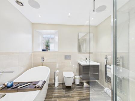 5 bedroom Detached house for sale in Bradgate Road, Hinckley, LE10