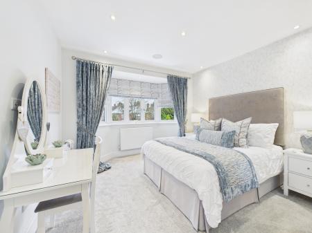 5 bedroom Detached house for sale in Bradgate Road, Hinckley, LE10