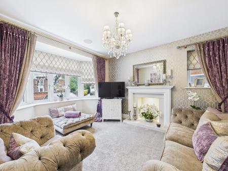 5 bedroom Detached house for sale in Bradgate Road, Hinckley, LE10