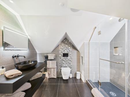 5 bedroom Detached house for sale in Bradgate Road, Hinckley, LE10