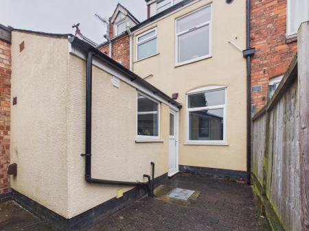 3 bedroom Terraced House for sale in Factory Road, Hinckley, LE10