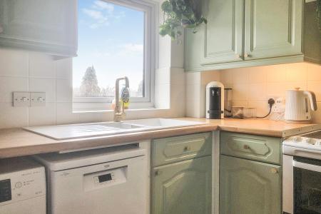 2 bedroom Flat for sale in Westbrook Court, Stevenage Road, Hitchin