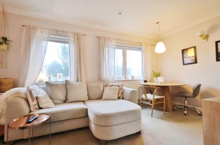 2 bedroom Flat for sale in Westbrook Court, Stevenage Road, Hitchin