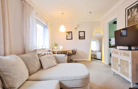 2 bedroom Flat for sale in Westbrook Court, Stevenage Road, Hitchin