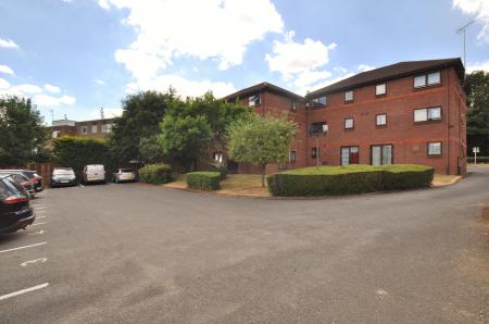 2 bedroom Flat for sale in Westbrook Court, Stevenage Road, Hitchin