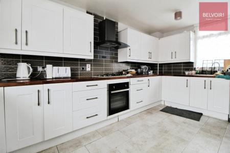 4 bedroom Terraced House for sale in Beaufort Close, HU3, Hull, HU3