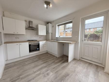 2 bedroom Terraced House to let in Medina Road, HU8, Hull, HU8