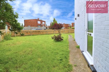 3 bedroom Semi-detached house to let in Cradley Road, Hull, HU5