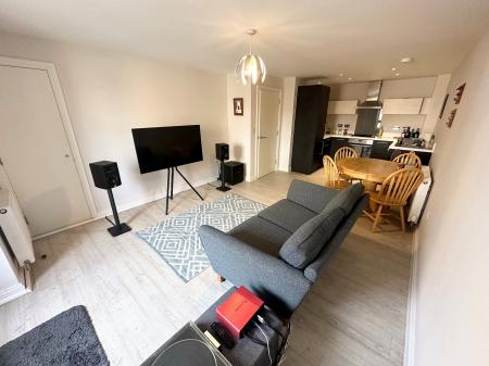 1 bedroom Flat to let in Park Square, Brookside, Huntingdon, PE29