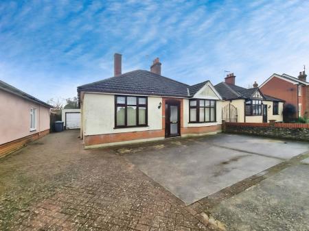 3 bedroom Bungalow for sale in Foxhall Road, Ipswich, IP4