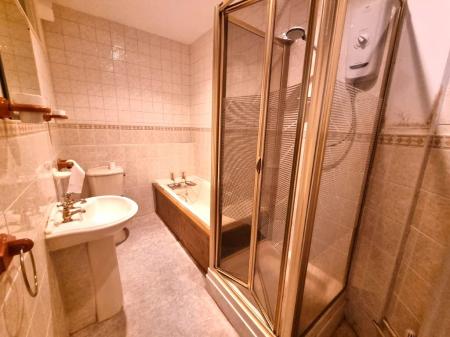 3 bedroom Bungalow for sale in Foxhall Road, Ipswich, IP4