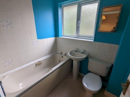 1 bedroom Terraced House to let in Avondale Road, Kettering, NN16