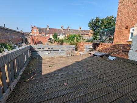 3 bedroom Terraced House to let in Field Street, Kettering, NN16